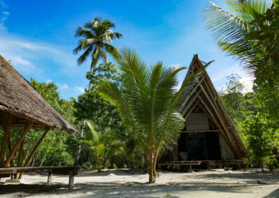 Lia Beach Bamboo Resort (Togian Islands)